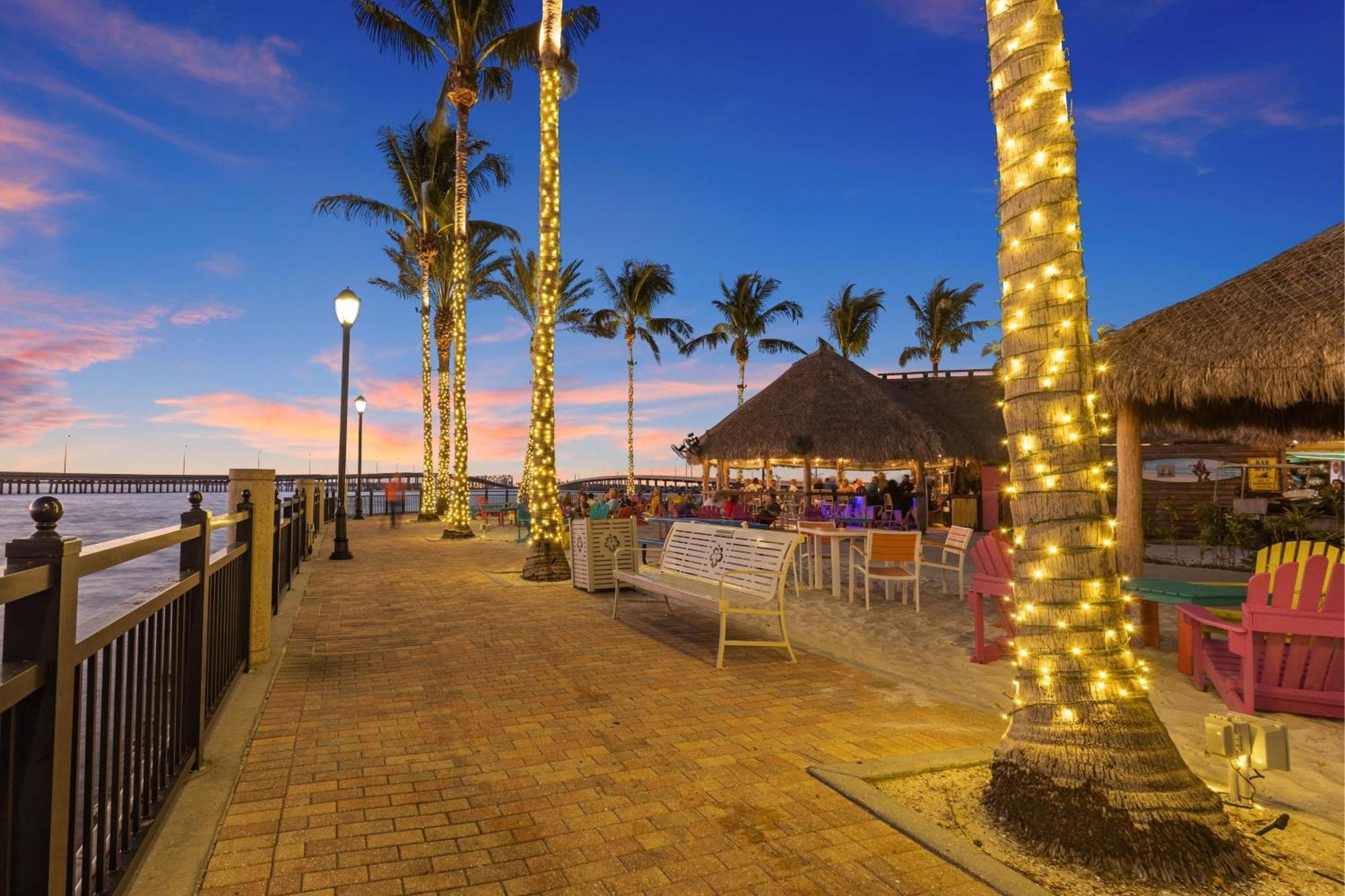 Four Points By Sheraton Punta Gorda Harborside Hotel Exterior photo