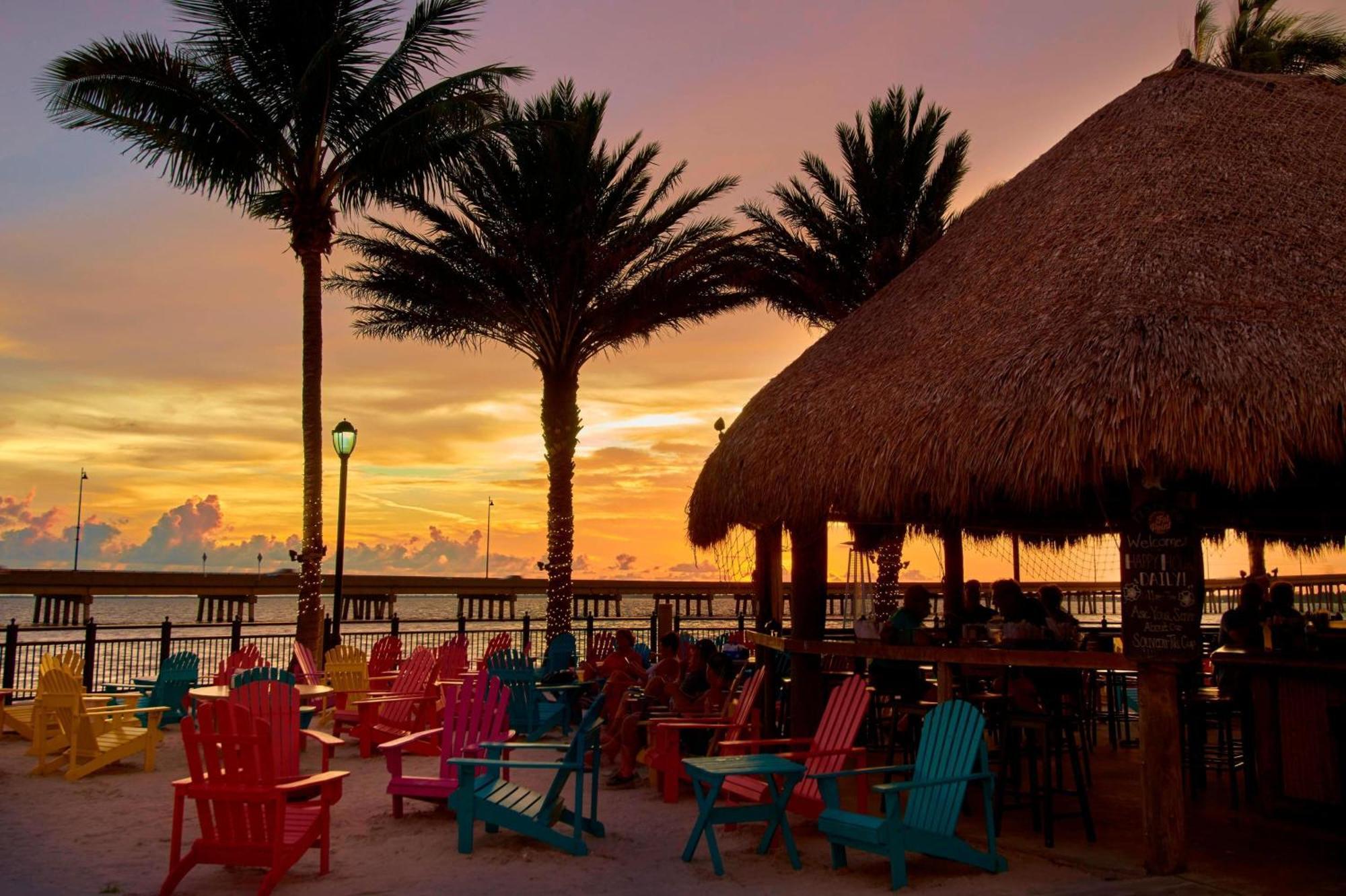 Four Points By Sheraton Punta Gorda Harborside Hotel Exterior photo